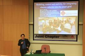Dr. Chung presents his topic