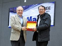 Chapter chair presents souvenir to Prof. Leo Lorenz