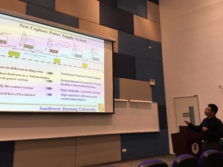 Dr. Minwu Chen presents his topic